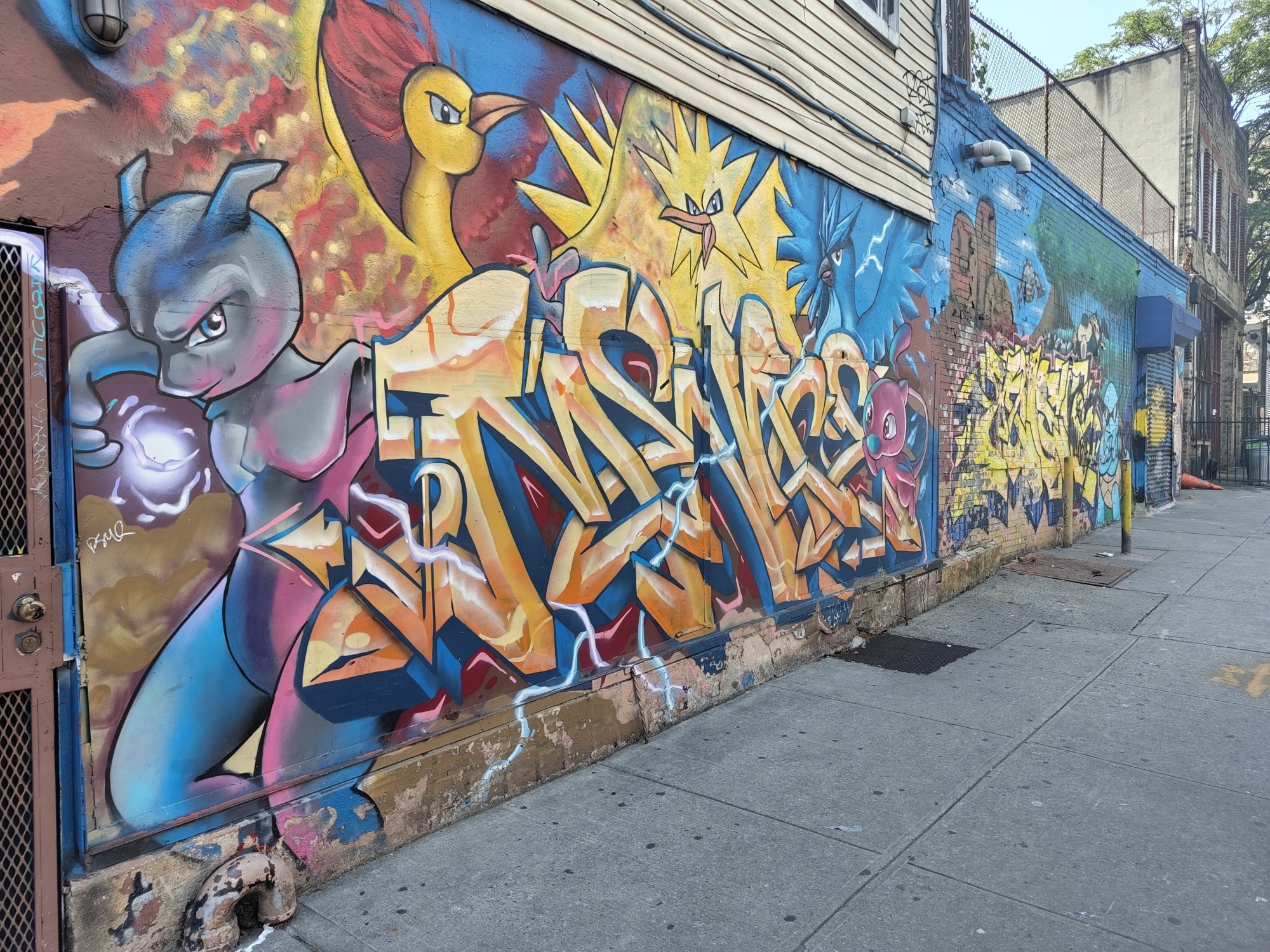 Grafiti con temática de Pokémon en Brooklyn